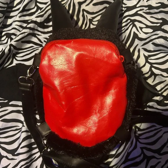 Kreepsville Black and Red Shoulder Bag - Picture 3 of 5